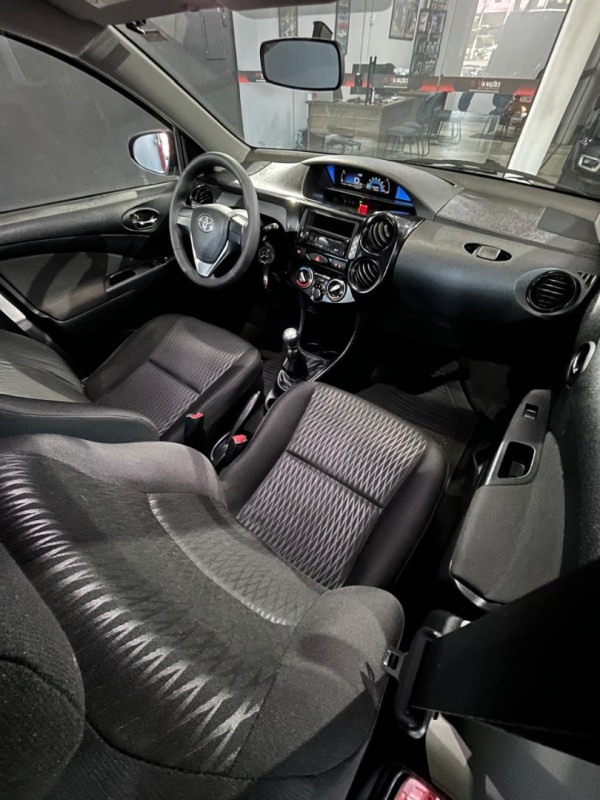 TOYOTA Etios Hatch 1.3 16V 4P FLEX X