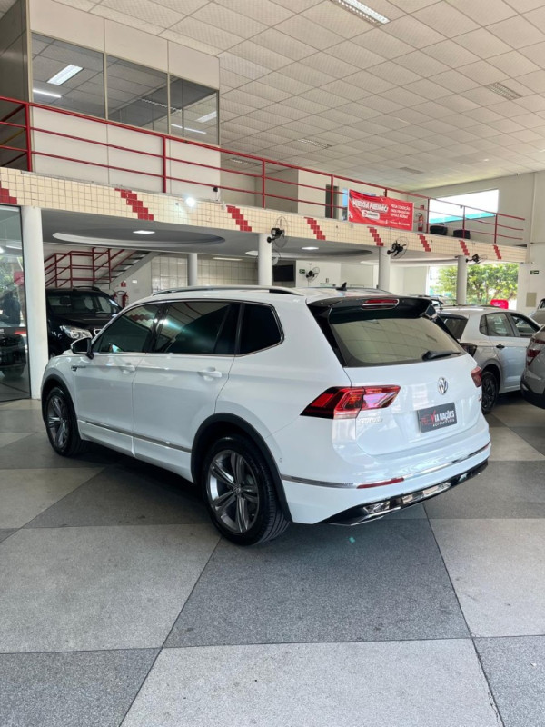 VOLKSWAGEN Tiguan 2.0 350 TSI TOTAL FLEX ALLSPACE R-LINE 4-MOTION TURBO AUTOMÁTICO DSG