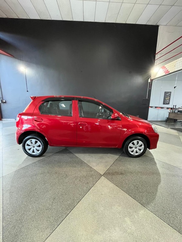 TOYOTA Etios Hatch 1.3 16V 4P FLEX X