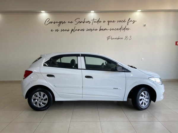 CHEVROLET Onix Hatch 1.0 4P FLEX LS