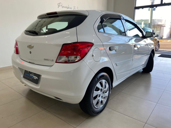 CHEVROLET Onix Hatch 1.0 4P FLEX LS