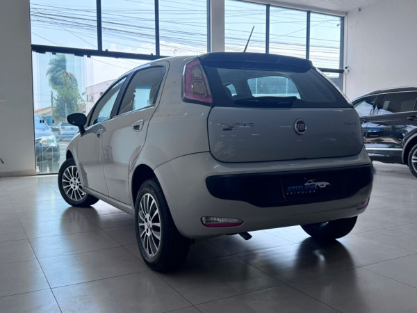 FIAT Punto 1.4 4P ATTRACTIVE FLEX
