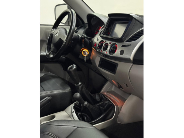 MITSUBISHI L 200 Triton 3.2 16V GL 4X4 CABINE DUPLA TURBO DIESEL INTERCOOLER