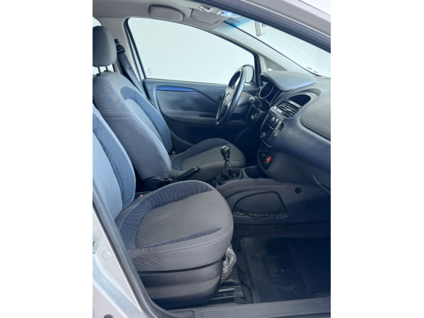FIAT Punto 1.4 4P ATTRACTIVE FLEX