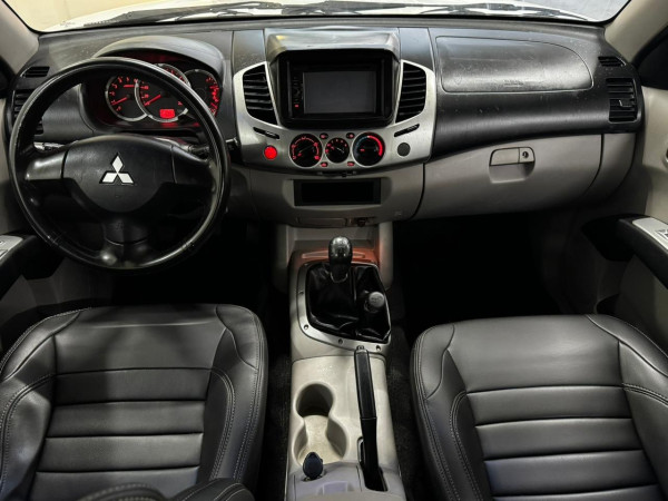 MITSUBISHI L 200 Triton 3.2 16V GL 4X4 CABINE DUPLA TURBO DIESEL INTERCOOLER