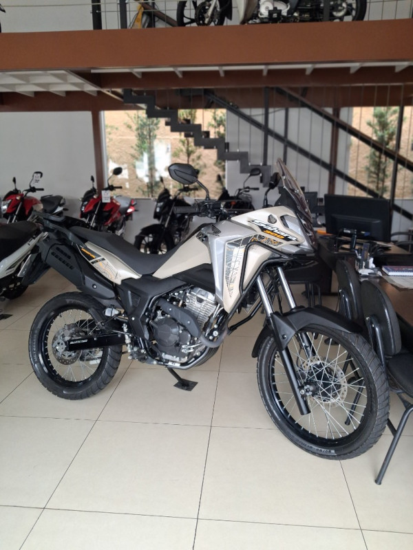 XRE 300 Sahara ADVENTURE