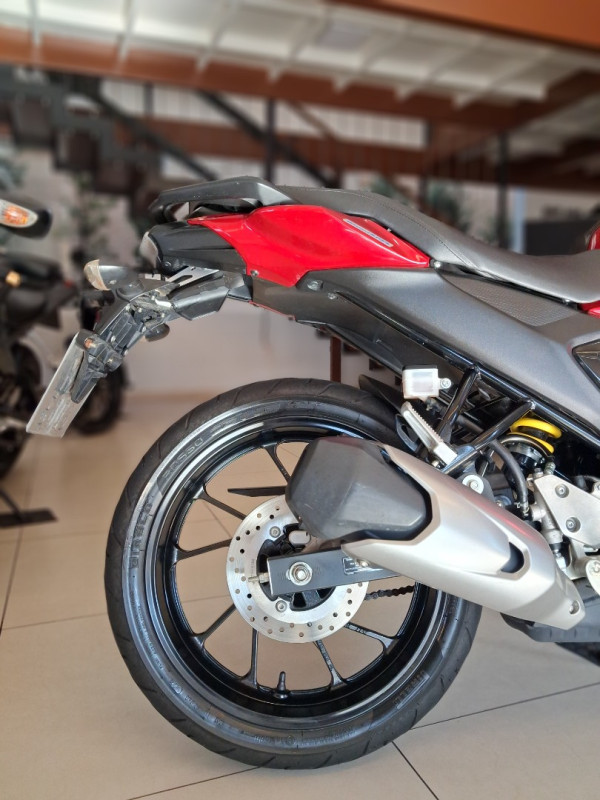 YAMAHA FZ 15 Fazer ABS