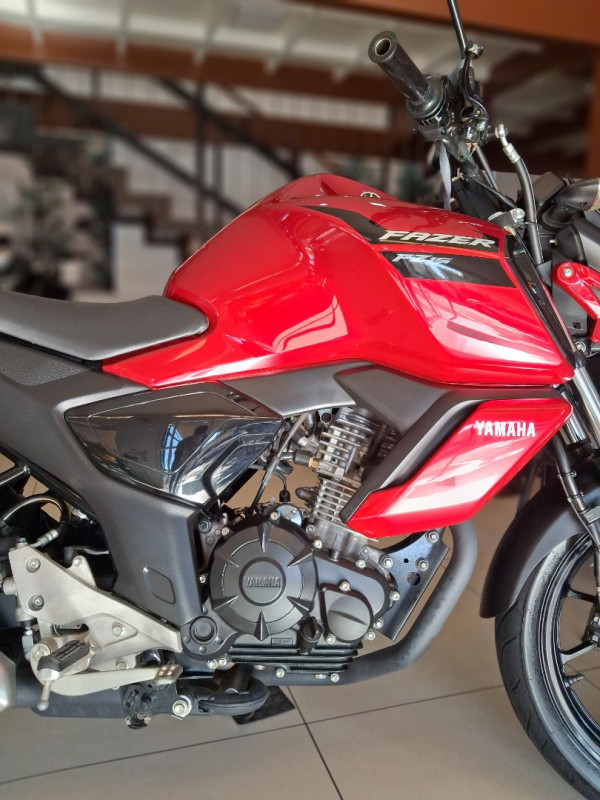 YAMAHA FZ 15 Fazer ABS