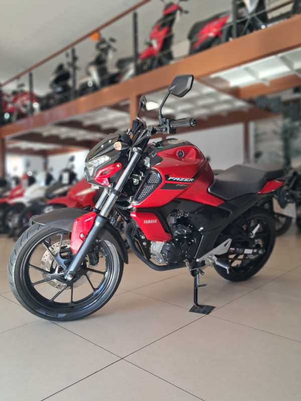 YAMAHA FZ 15 Fazer ABS