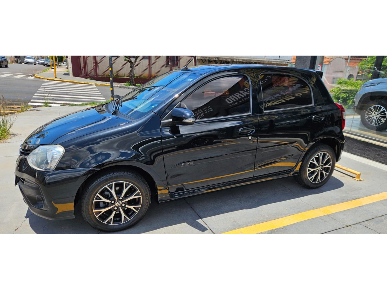 Etios Hatch 1.5 16V 4P FLEX PLATINUM AUTOMÁTICO