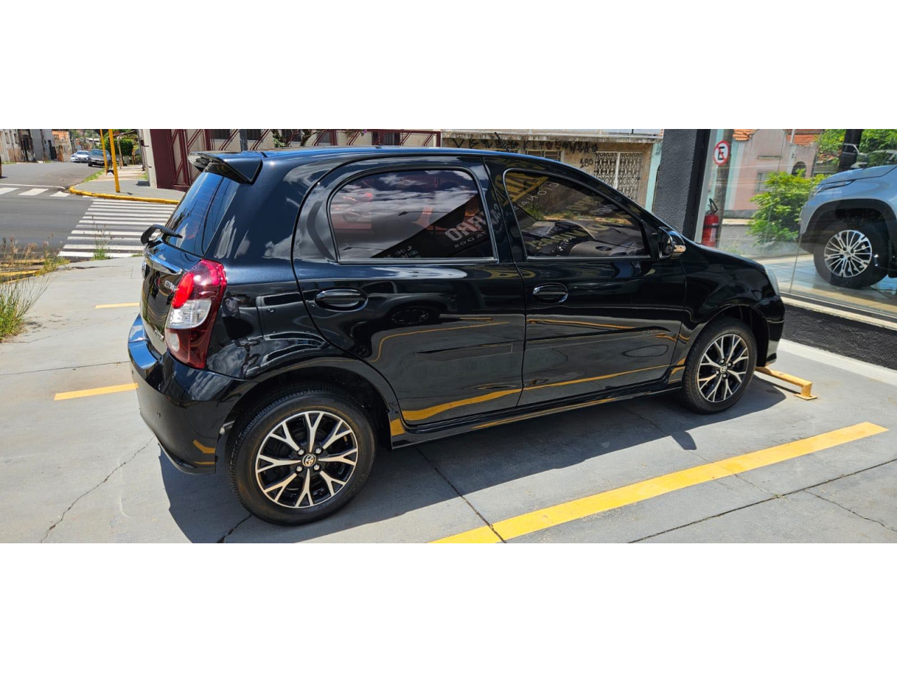 Etios Hatch 1.5 16V 4P FLEX PLATINUM AUTOMÁTICO