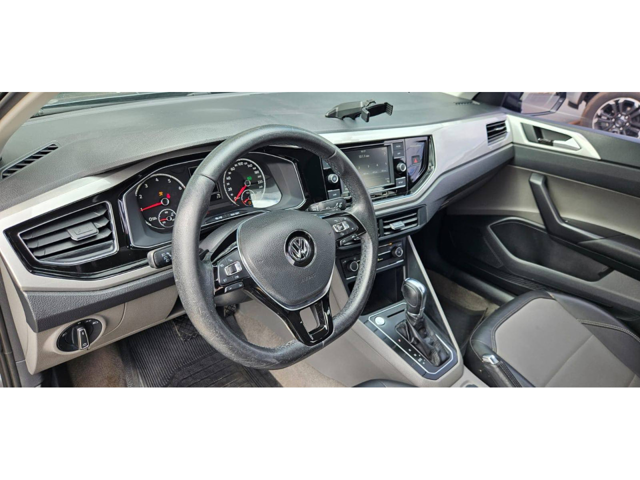 Virtus 1.0 4P 200 TSI FLEX HIGHLINE AUTOMÁTICO
