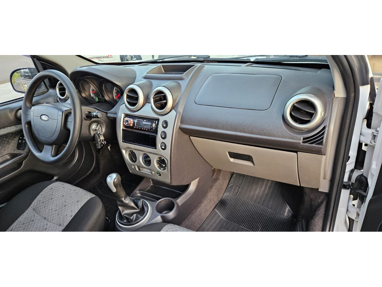 FORD Fiesta Hatch 1.6 4P SE FLEX