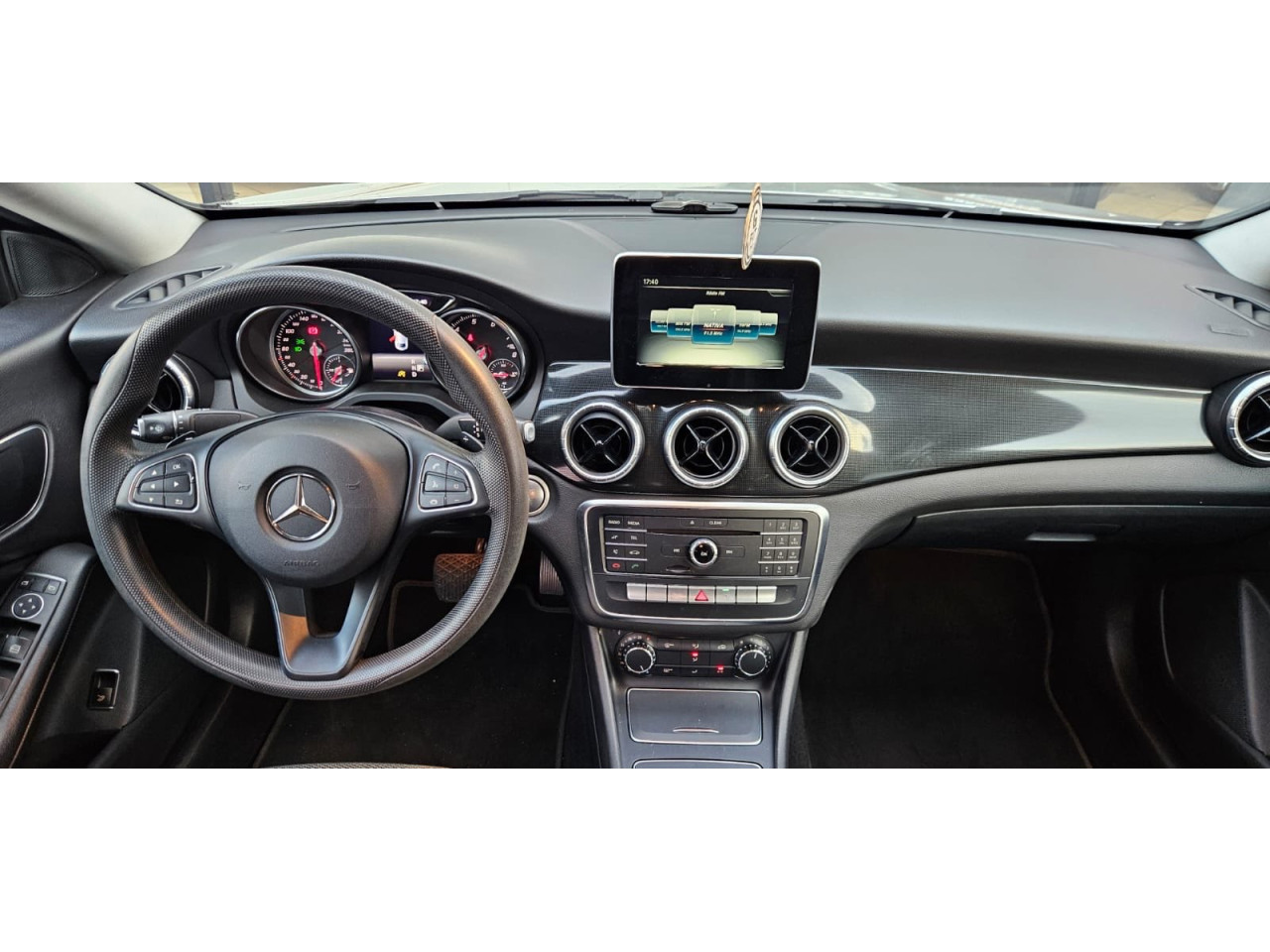 MERCEDES-BENZ CLA 180 1.6 16V 4P CGI TURBO 7G-TRONIC DCT AUTOMÁTICO