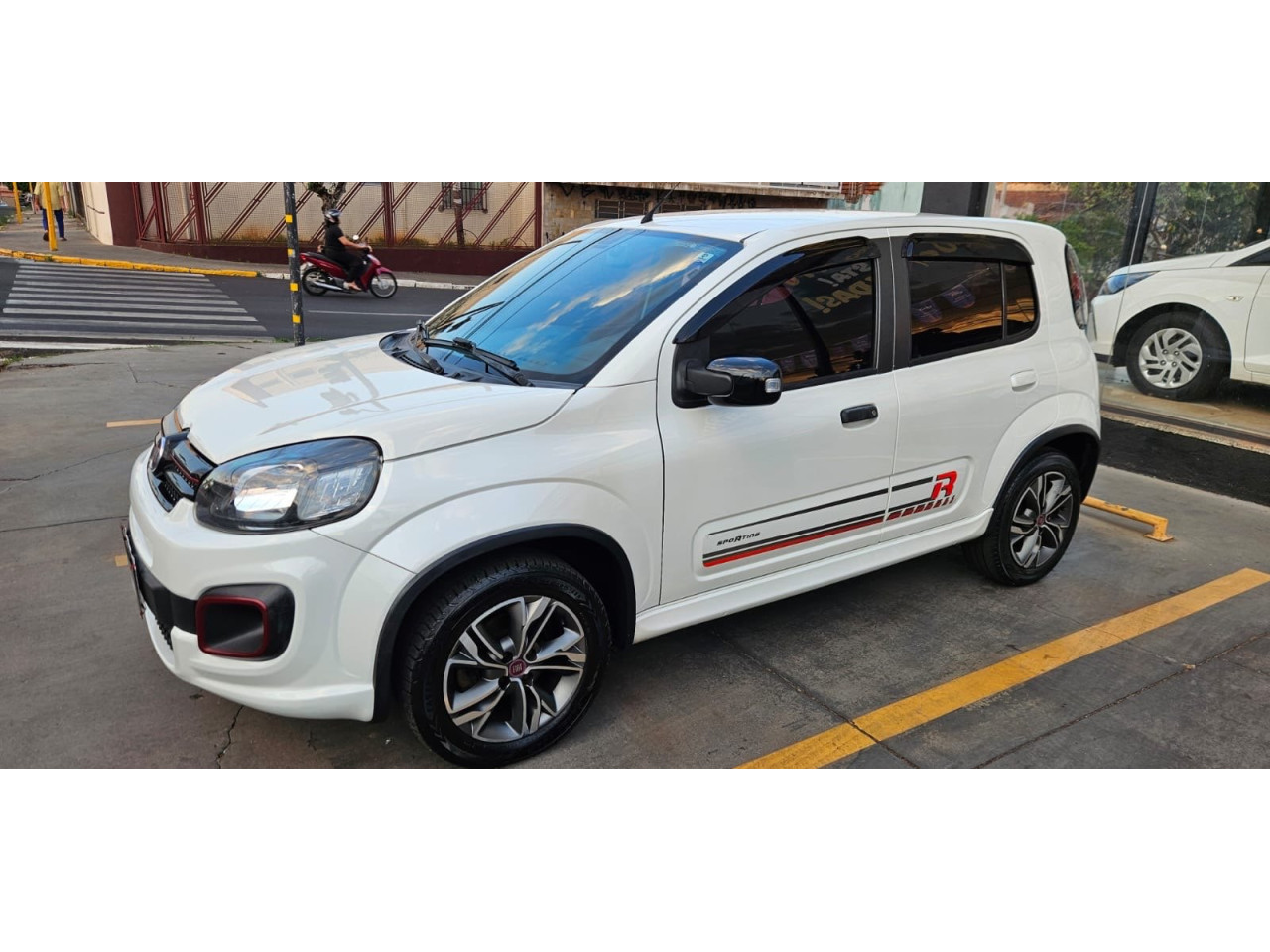 FIAT Uno 1.3 4P SPORTING FLEX