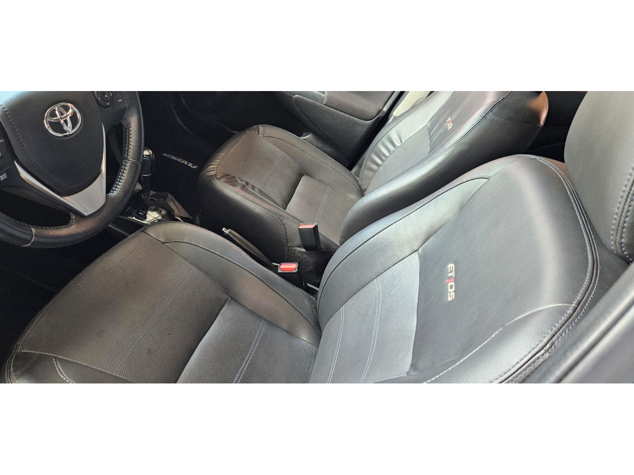 Etios Hatch 1.5 16V 4P FLEX PLATINUM AUTOMÁTICO