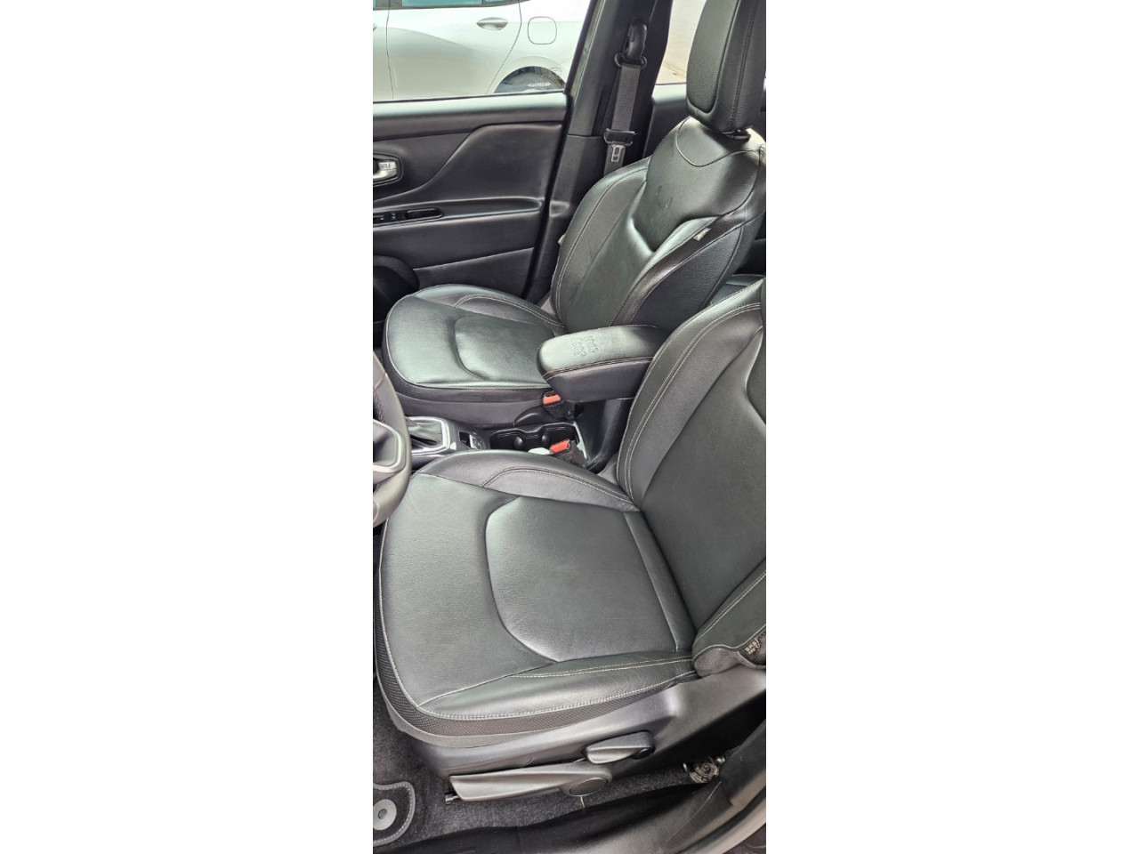 JEEP Renegade 1.3 16V 4P FLEX T270 LONGITUDE TURBO AUTOMÁTICO