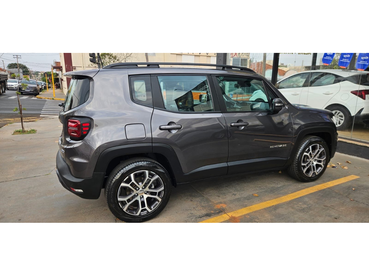 JEEP Renegade 1.3 16V 4P FLEX T270 LONGITUDE TURBO AUTOMÁTICO