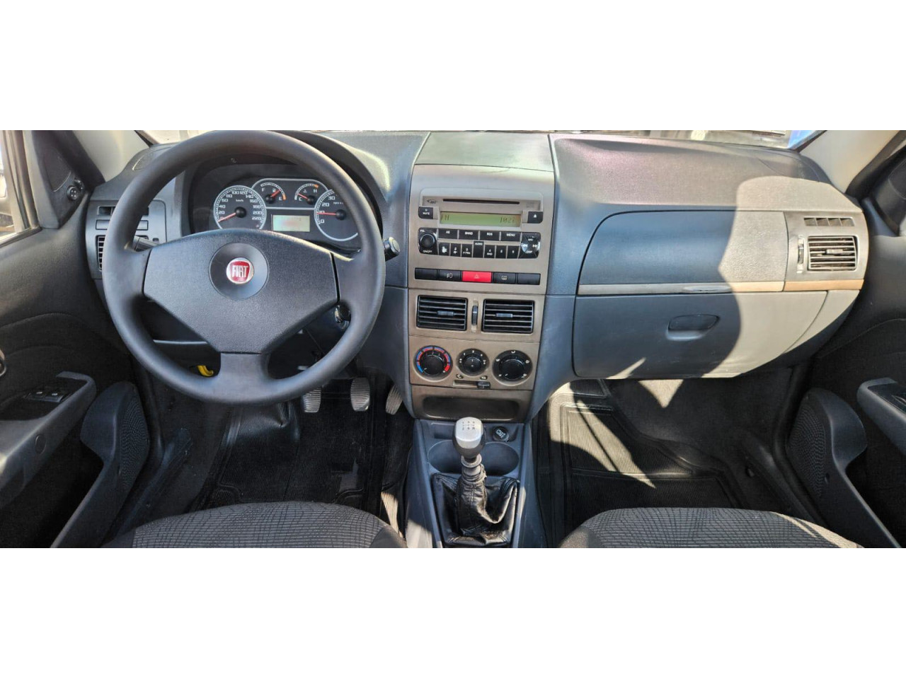FIAT Siena 1.6 16V 4P ESSENCE FLEX