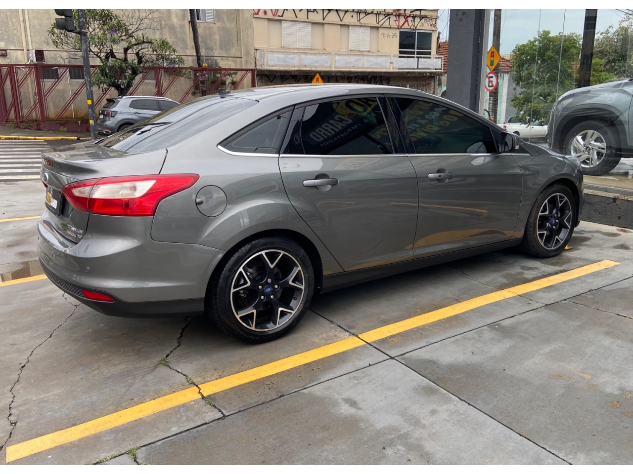 FORD Focus Sedan 2.0 16V 4P FLEX TITANIUM POWERSHIFT AUTOMÁTICO