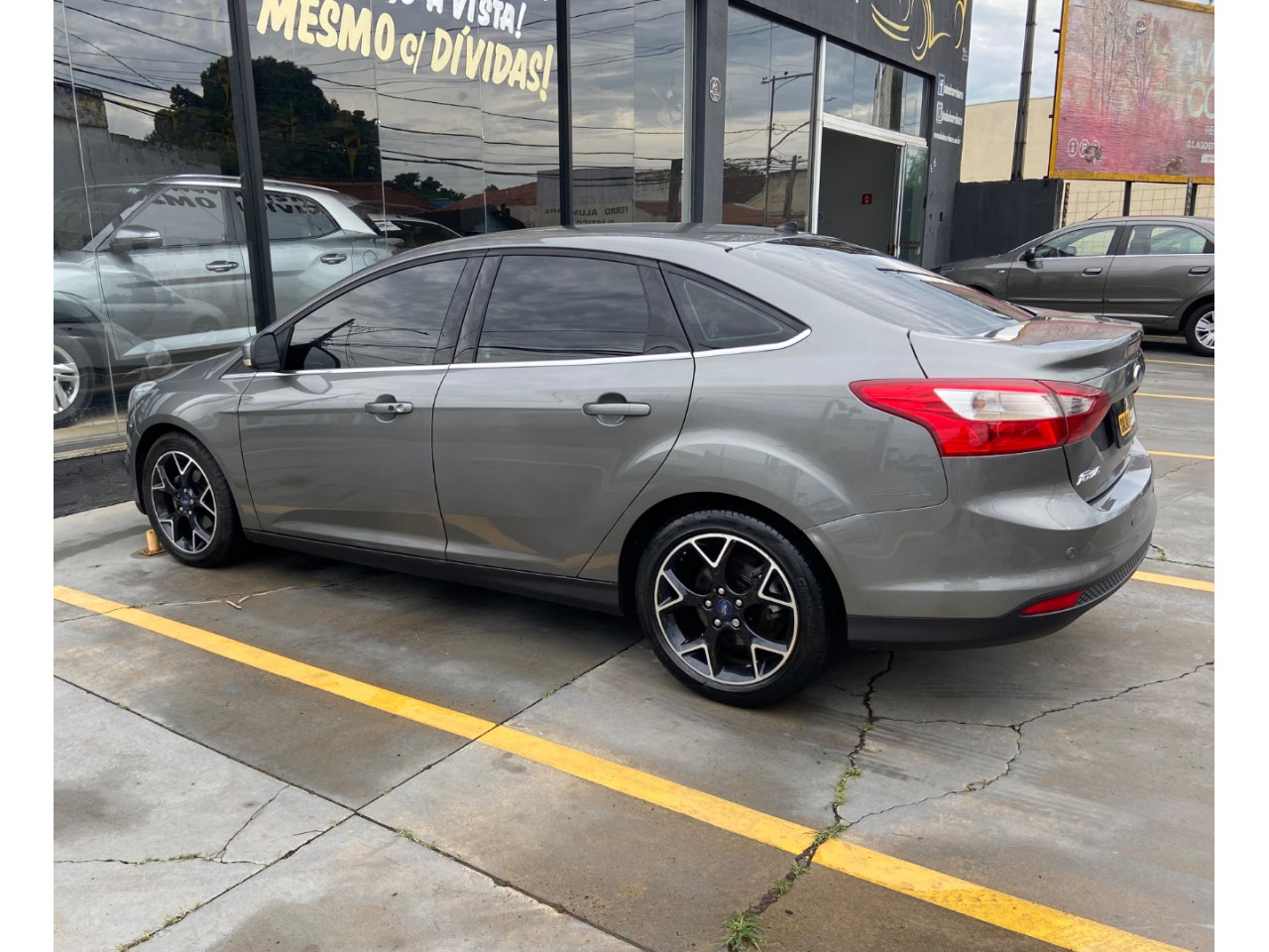 FORD Focus Sedan 2.0 16V 4P FLEX TITANIUM POWERSHIFT AUTOMÁTICO