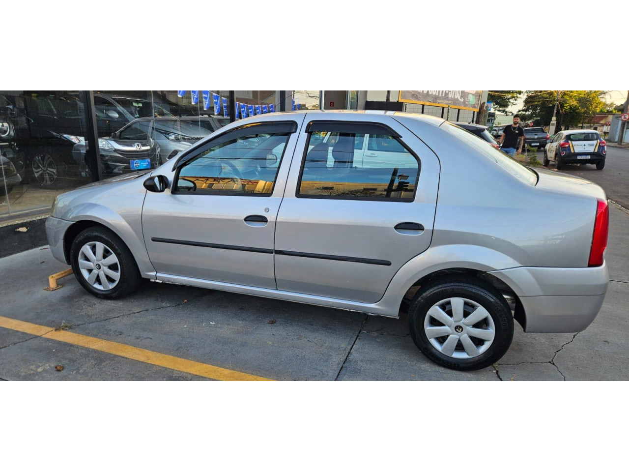 RENAULT Logan 1.6 16V 4P FLEX EXPRESSION