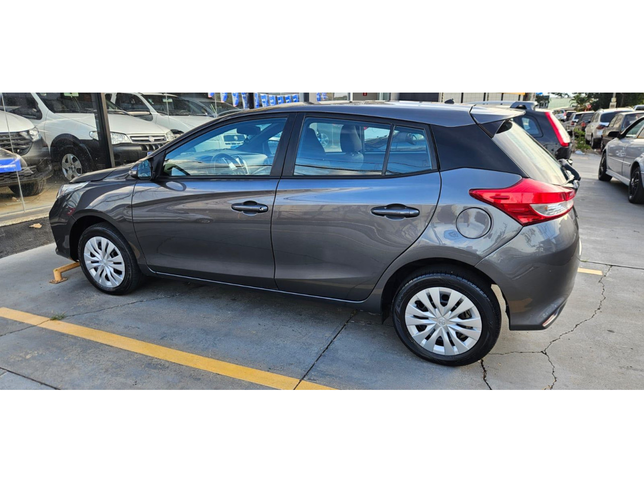 TOYOTA Yaris Hatch 1.5 16V 4P FLEX XL MULTIDRIVE AUTOMÁTICO CVT