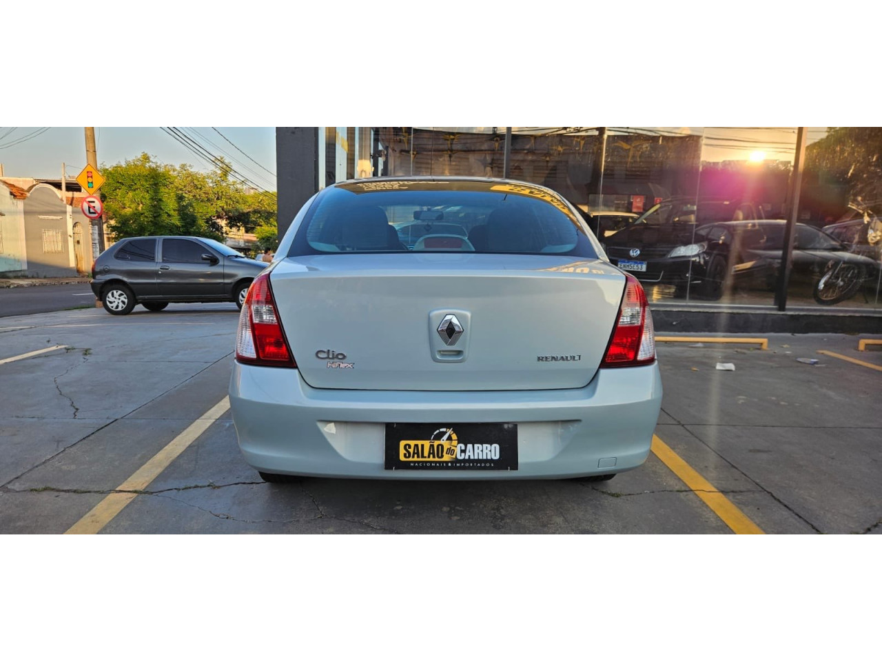 RENAULT Clio Sedan 1.6 16V 4P PRIVILEGE