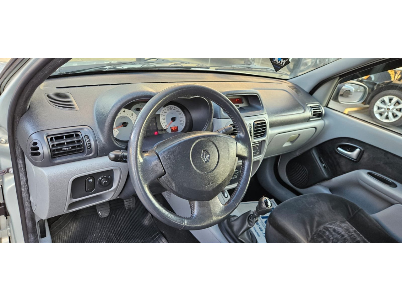 RENAULT Clio Sedan 1.6 16V 4P PRIVILEGE