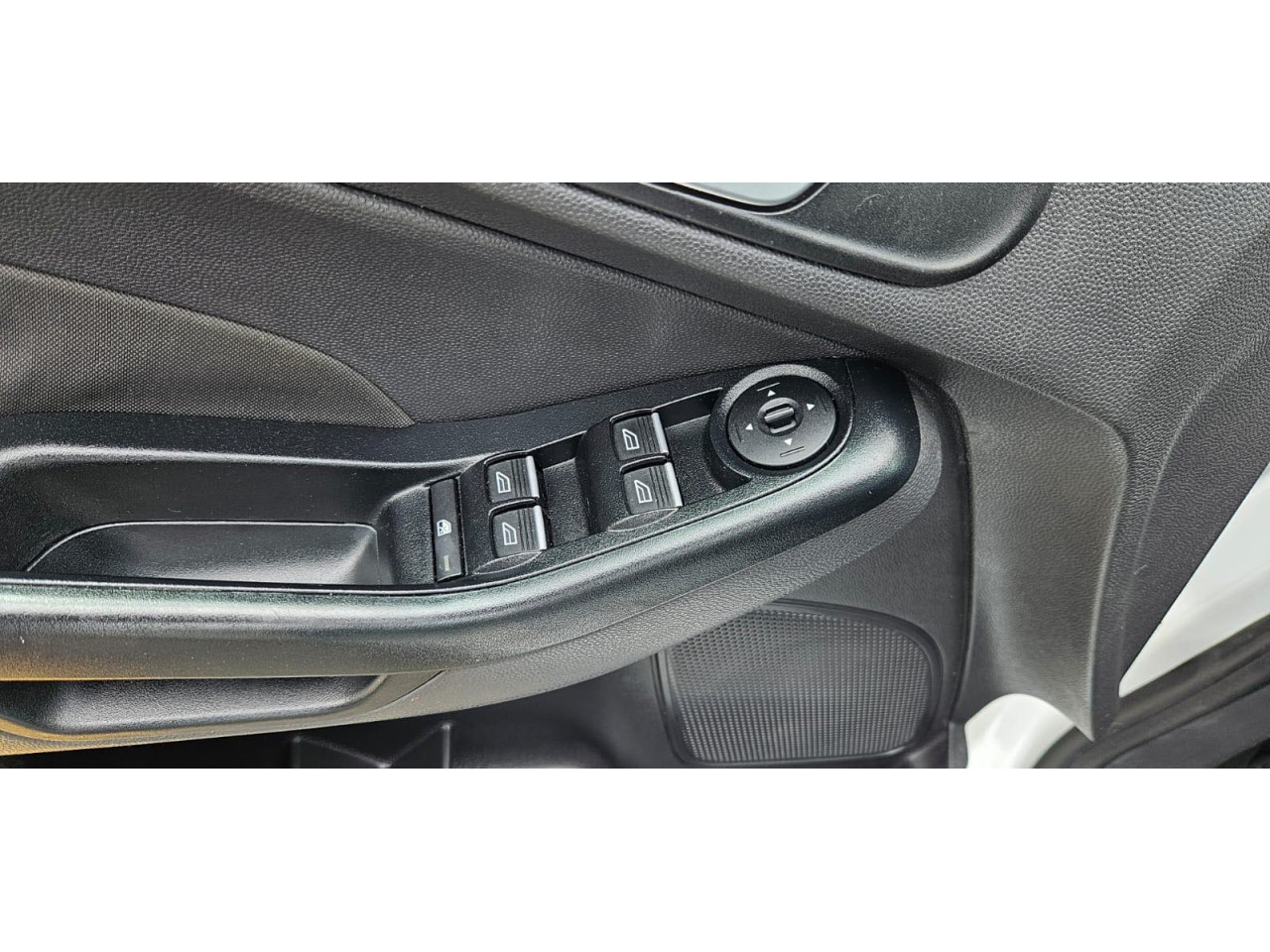 FORD Fiesta Hatch 1.6 4P FLEX SE POWERSHIFT AUTOMÁTICO