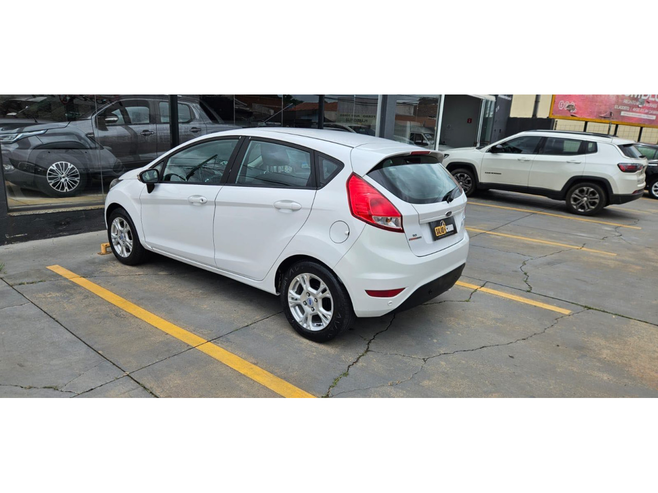 FORD Fiesta Hatch 1.6 4P FLEX SE POWERSHIFT AUTOMÁTICO