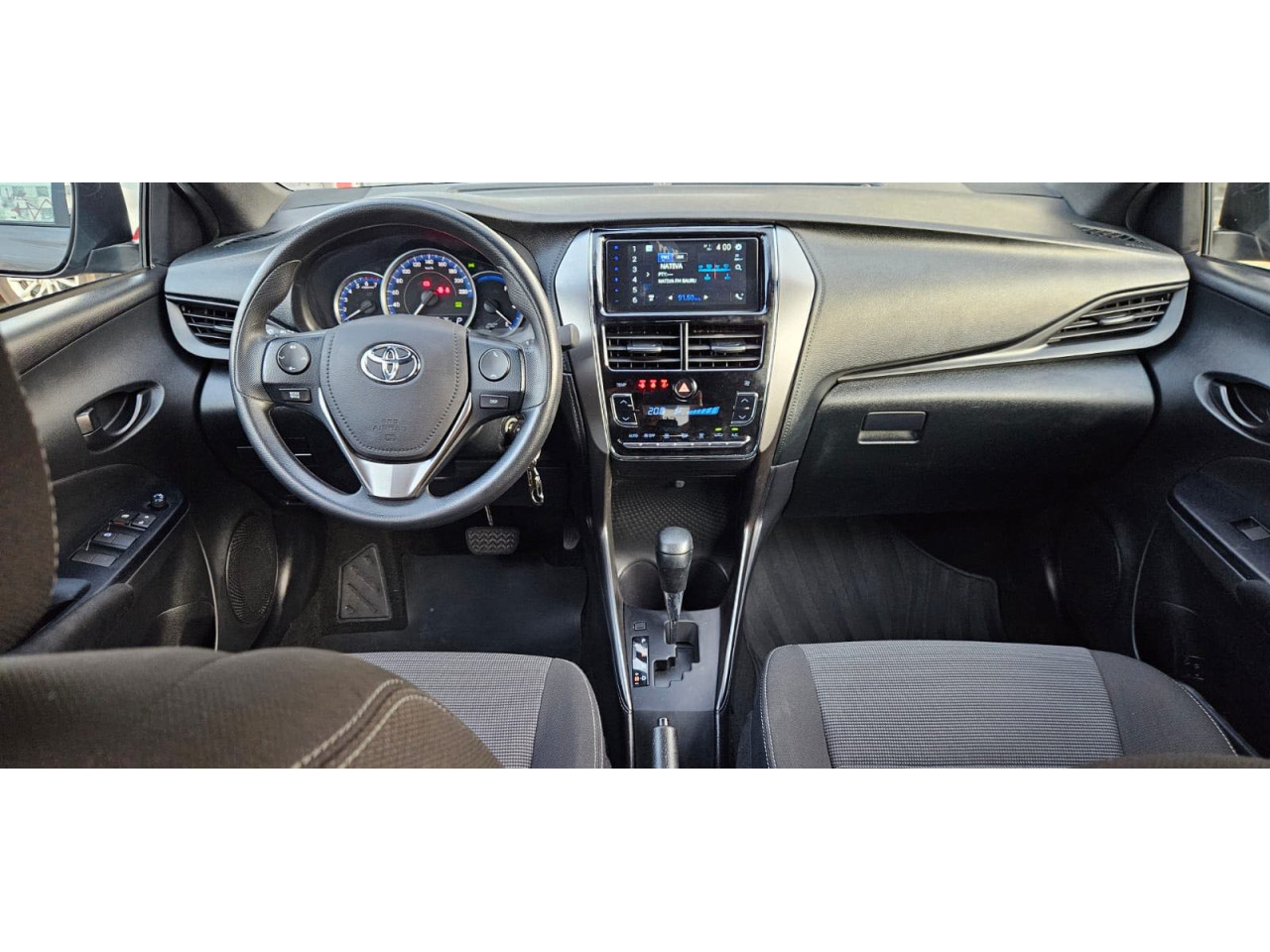 TOYOTA Yaris Hatch 1.5 16V 4P FLEX XL MULTIDRIVE AUTOMÁTICO CVT