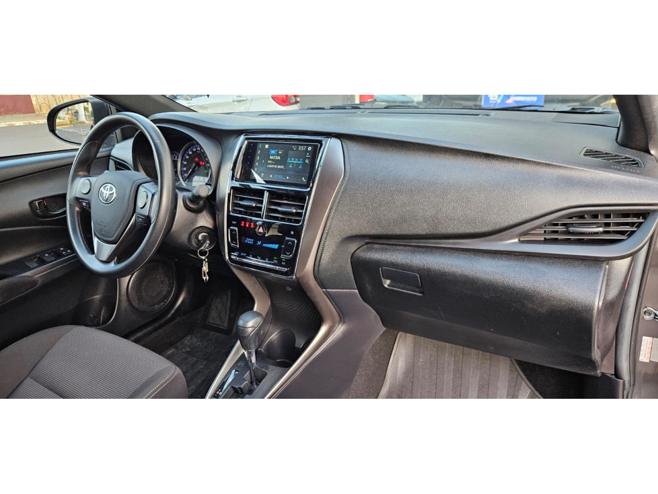 TOYOTA Yaris Hatch 1.5 16V 4P FLEX XL MULTIDRIVE AUTOMÁTICO CVT