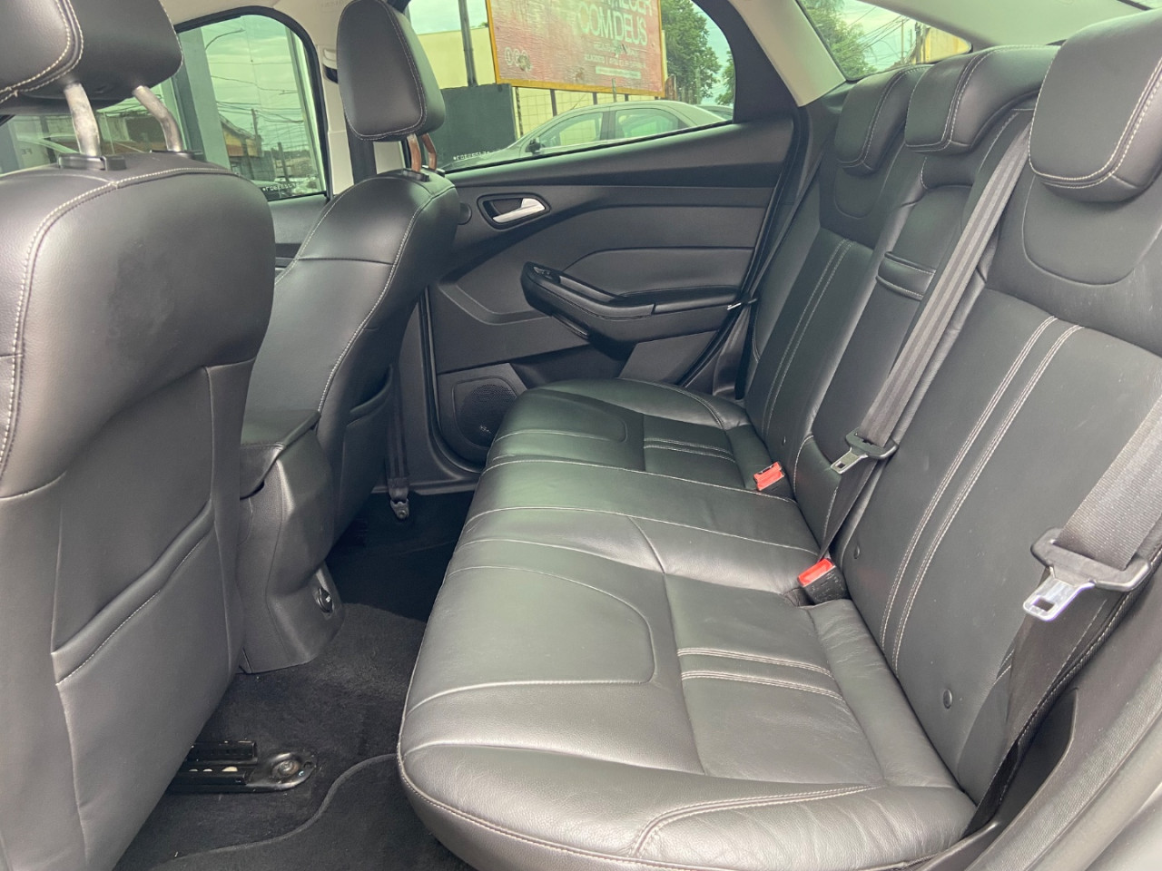 FORD Focus Sedan 2.0 16V 4P FLEX TITANIUM POWERSHIFT AUTOMÁTICO