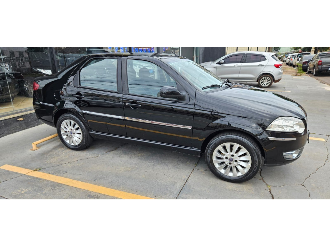 FIAT Siena 1.6 16V 4P ESSENCE FLEX