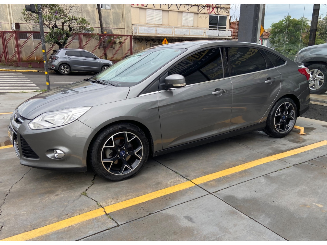 FORD Focus Sedan 2.0 16V 4P FLEX TITANIUM POWERSHIFT AUTOMÁTICO