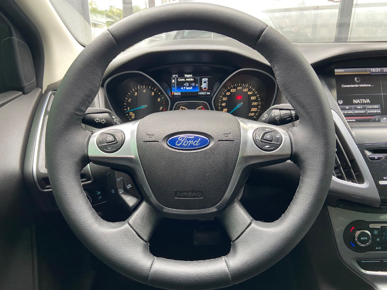 FORD Focus Sedan 2.0 16V 4P FLEX TITANIUM POWERSHIFT AUTOMÁTICO