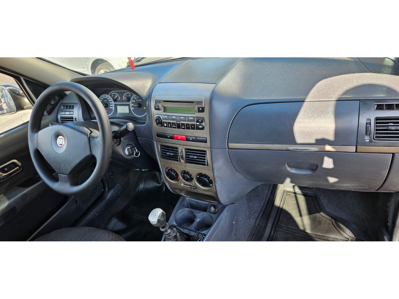 FIAT Siena 1.6 16V 4P ESSENCE FLEX