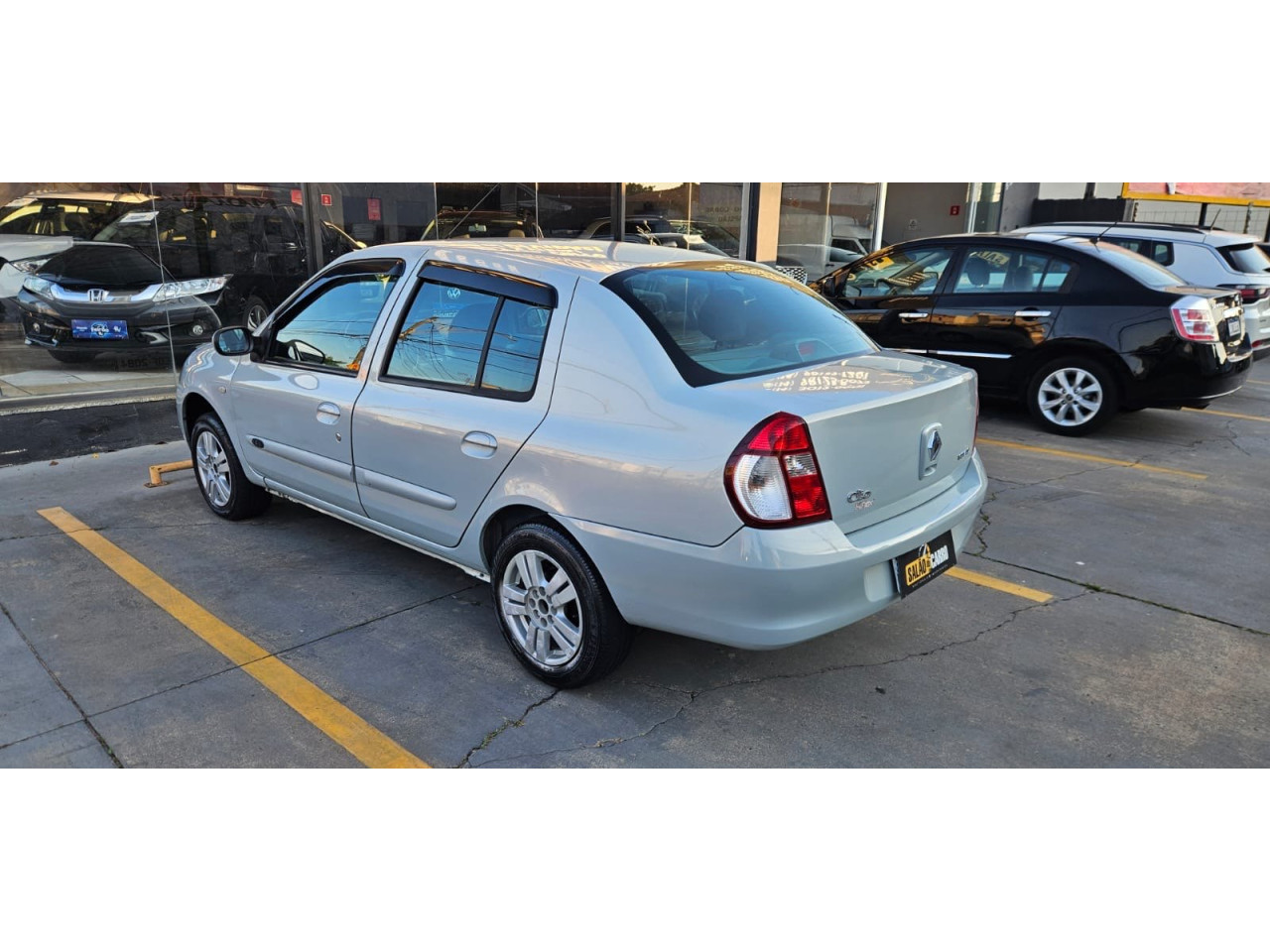 RENAULT Clio Sedan 1.6 16V 4P PRIVILEGE
