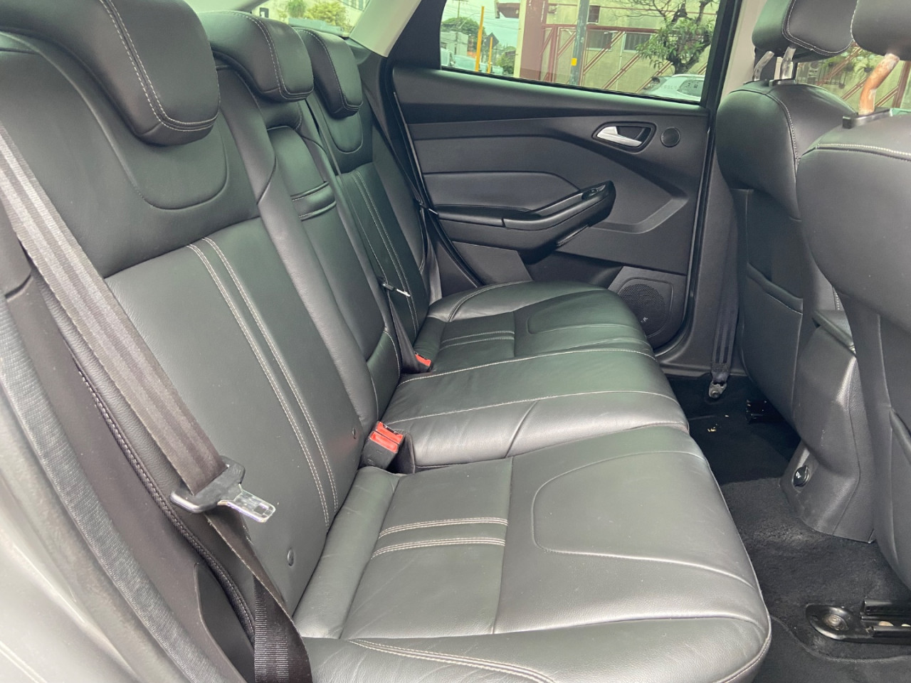 FORD Focus Sedan 2.0 16V 4P FLEX TITANIUM POWERSHIFT AUTOMÁTICO