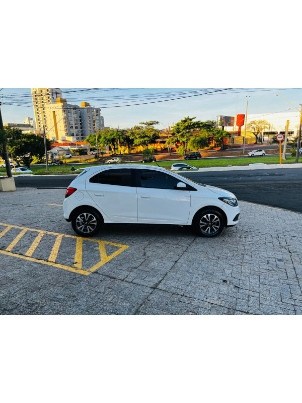 GM - CHEVROLET ONIX HATCH LTZ 1.4 8V FLEXPOWER 5P AUT.