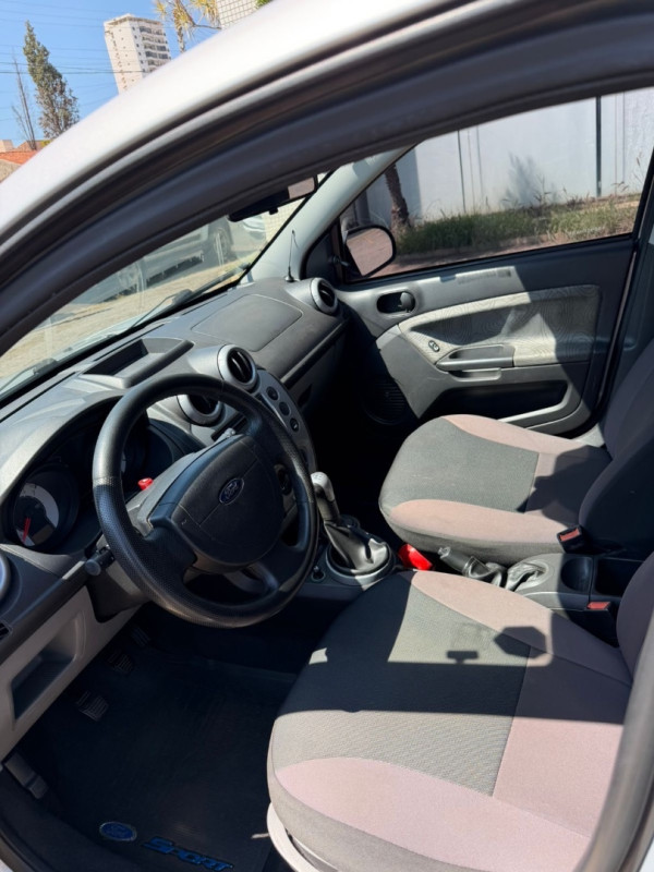 FORD FIESTA SED. 1.6 8V FLEX 4P