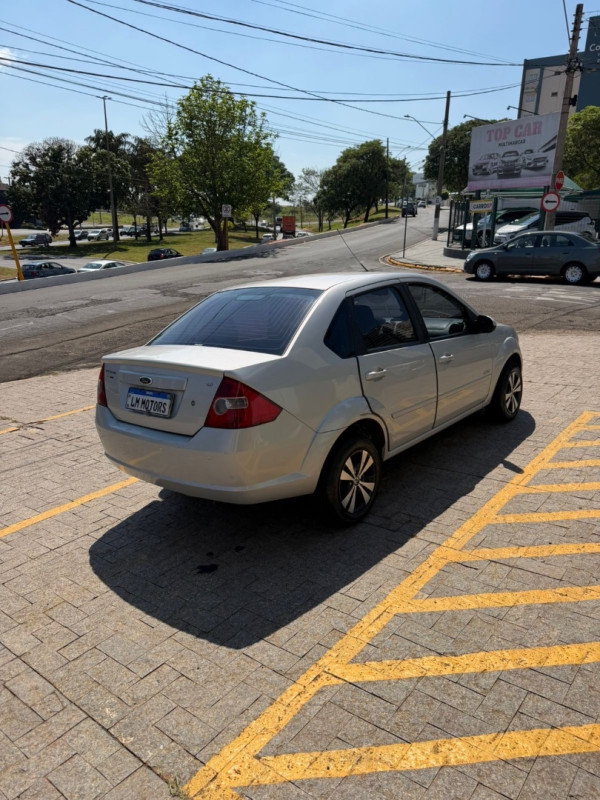 FORD FIESTA SED. 1.6 8V FLEX 4P