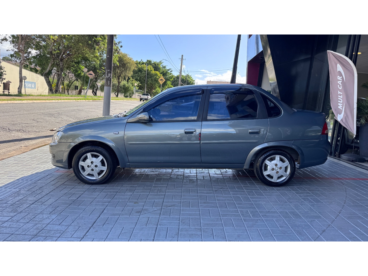 Classic Sedan 1.0 4P VHCE FLEX LS