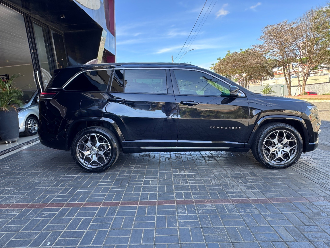 Commander 1.3 16V 4P FLEX T270 OVERLAND TURBO AUTOMÁTICO