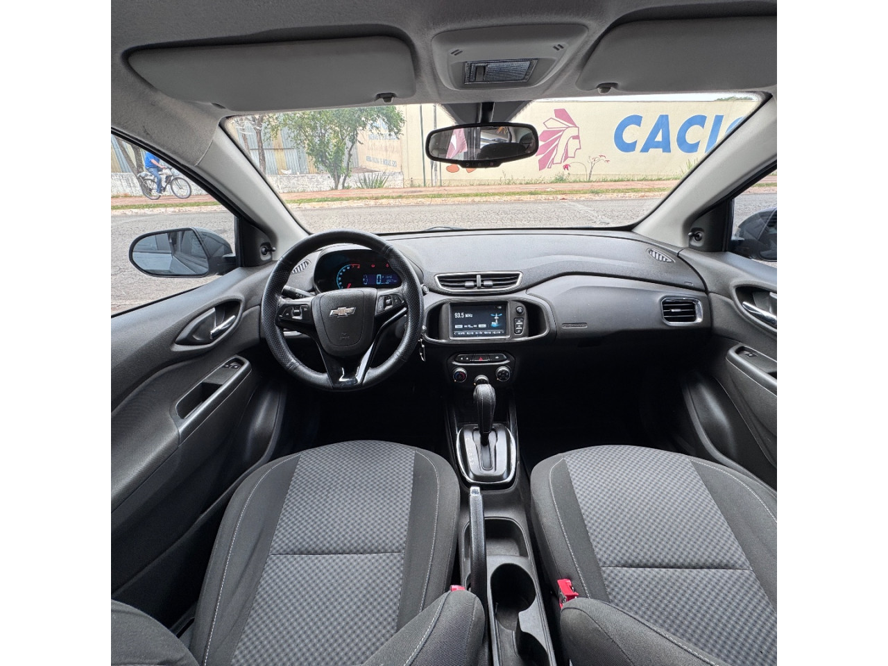 Prisma 1.4 4P LT FLEX AUTOMÁTICO