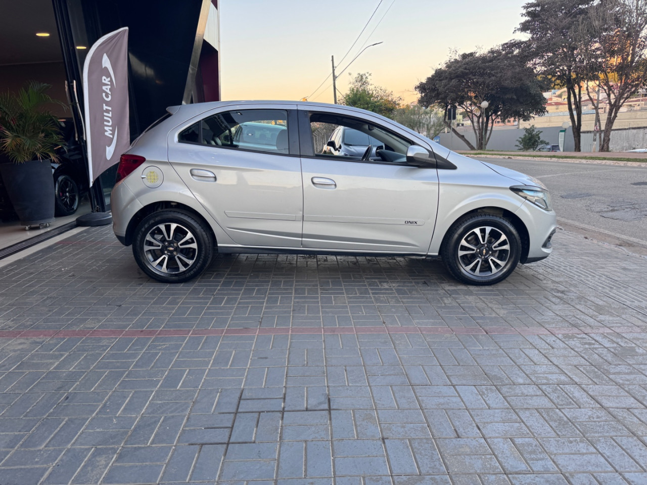 Onix Hatch 1.4 4P FLEX LTZ