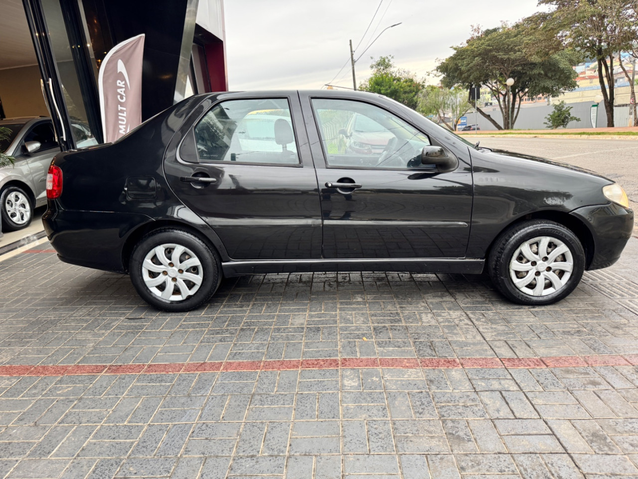 Siena 1.8 4P HLX FLEX