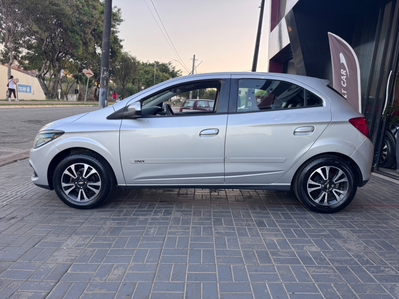 Onix Hatch 1.4 4P FLEX LTZ