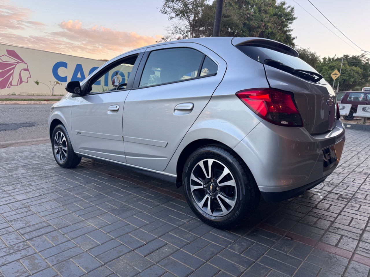 Onix Hatch 1.4 4P FLEX LTZ